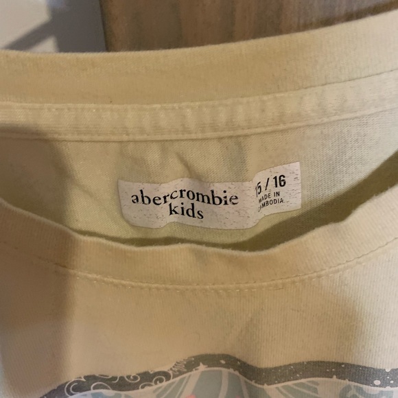 Ambercrombie t-shirt - Picture 2 of 2